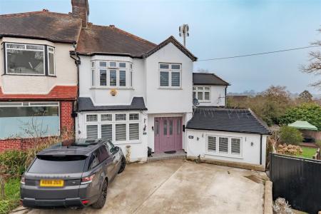 26 Larkshall Cres (40).jpg