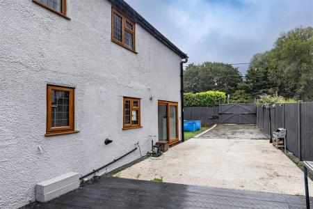 1  Chivers Square    (14).jpg