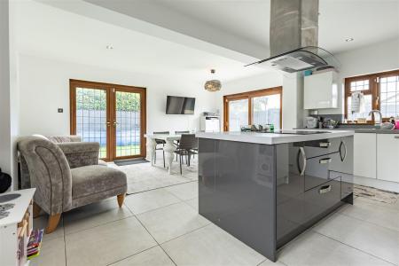 1  Chivers Square    (3).jpg