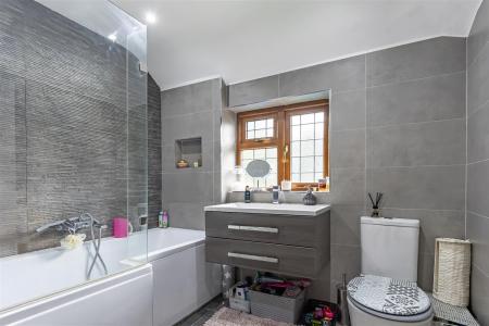 1  Chivers Square    (10).jpg