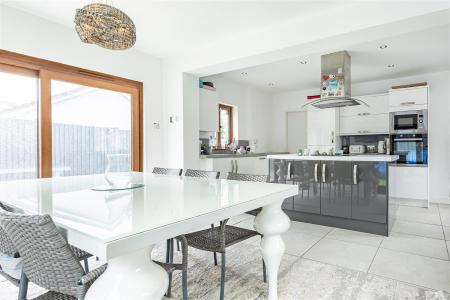 1  Chivers Square    (4).jpg