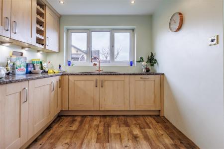 43 Mayflower Way (14).jpg