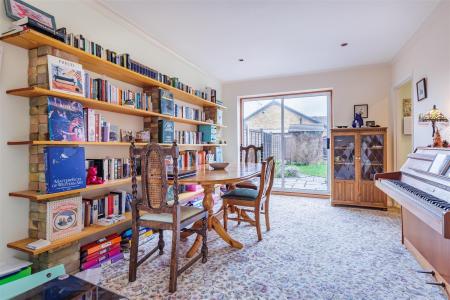 43 Mayflower Way (5).jpg