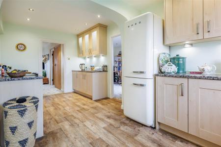 43 Mayflower Way (10).jpg