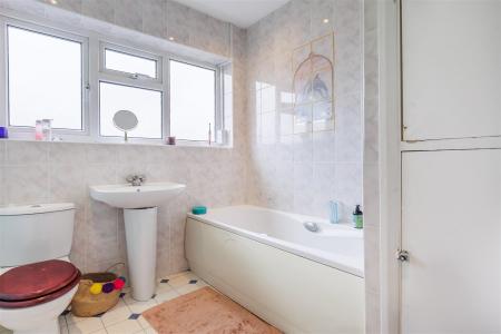 43 Mayflower Way (16).jpg