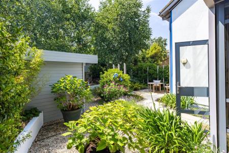 13 St. Nicholas Gr (31).jpg