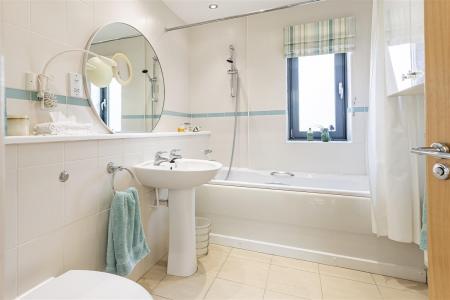 13 St. Nicholas Gr (17).jpg