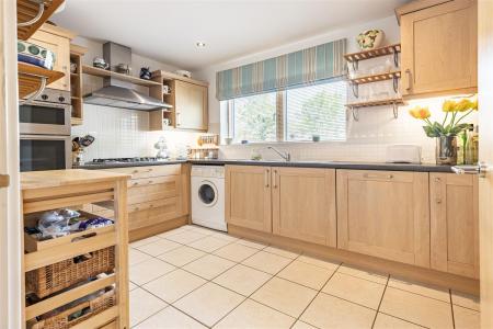 13 St. Nicholas Gr (8).jpg