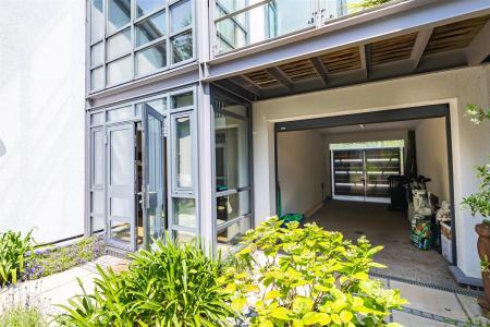 13 St. Nicholas Gr (25).jpg