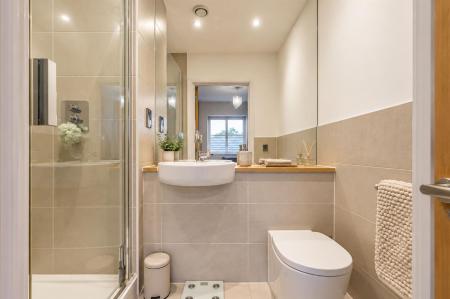 ensuite.jpg