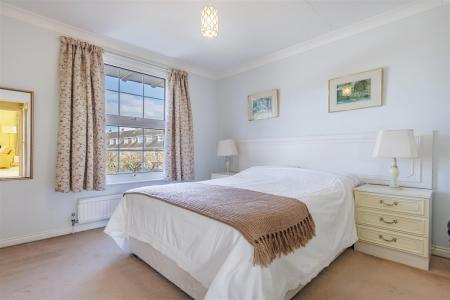 2  Wedgewood Cl (13).jpg