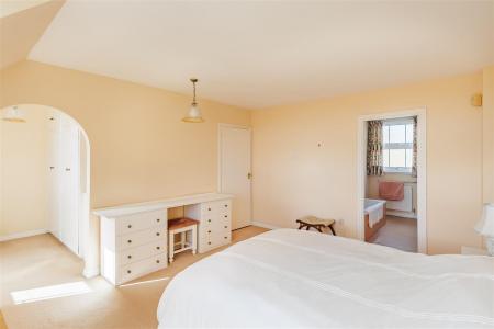 2  Wedgewood Cl (20).jpg