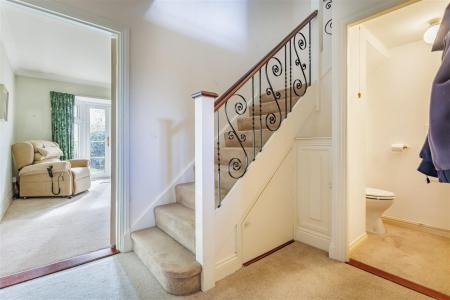 2  Wedgewood Cl (5).jpg