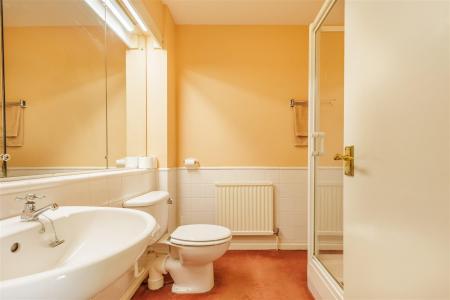 2  Wedgewood Cl (12).jpg