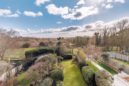 2  Wedgewood Cl (23).jpg