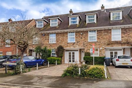 2  Wedgewood Cl (32).jpg