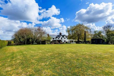 Rear Garden (approx)