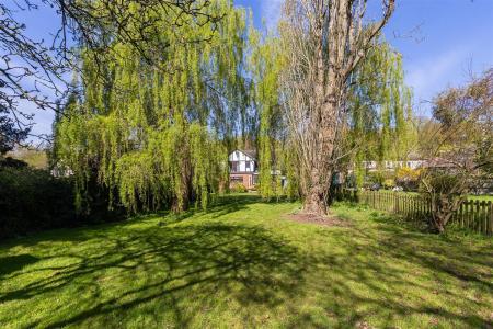 Willow House, Lou (44).jpg