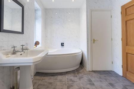 Willow House, Lou (33).jpg