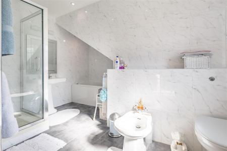 Willow House, Lou (23).jpg