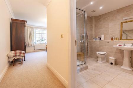 Willow House, Lou (25).jpg