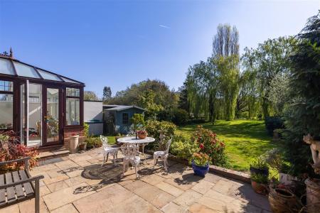 Willow House, Lou (36).jpg