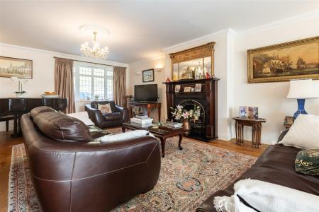 Willow House, Lou (8).jpg