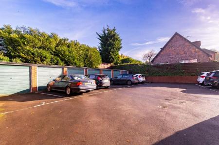 5 Redgrove House  (5).jpg