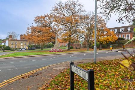 16 Redgrove House (16).jpg