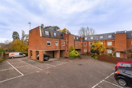 16 Redgrove House (18).jpg