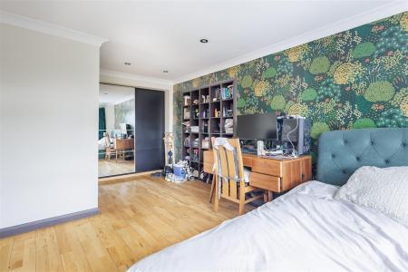 11 Queens Ave (25).jpg