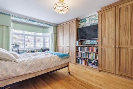 11 Queens Ave (17).jpg