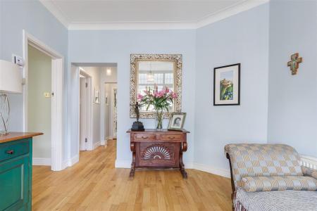 11 Queens Ave (1).jpg