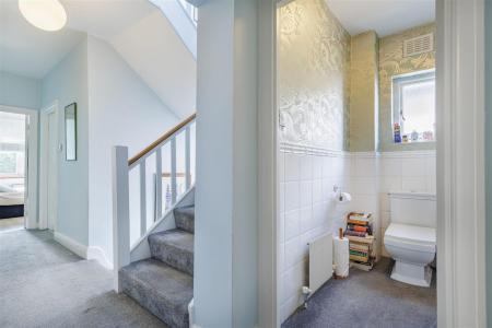 11 Queens Ave (16).jpg
