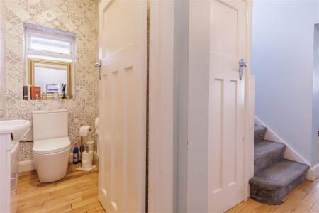 11 Queens Ave (10).jpg