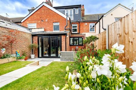 4 Chapel Road (31).jpg