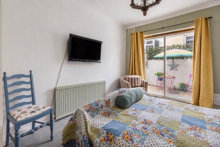 BEDROOM 2.jpg