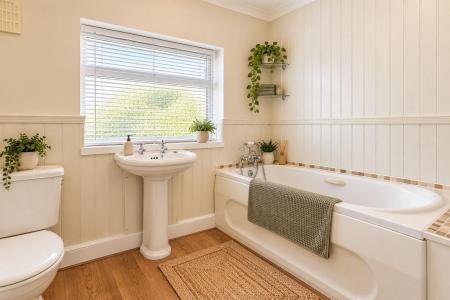 BATHROOM 1.jpg
