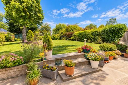 19 Theydon Place (25).jpg