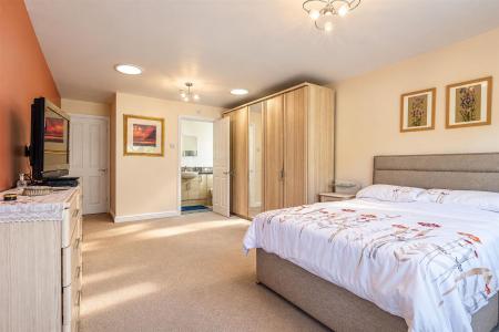 19 Theydon Place (23).jpg