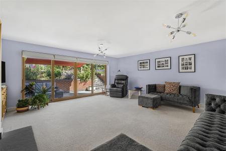 Sitting Room Photo 2