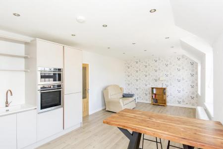 Open Plan Living/Dining Kitchen