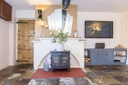 Sitting Room Photo 2