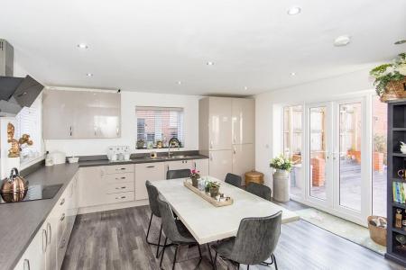 Dining kitchen