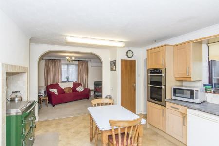 Snug / Dining Room