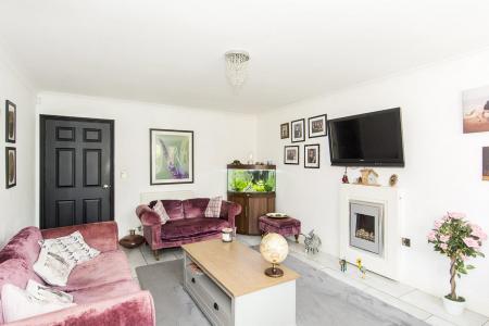 Lounge Photo 3