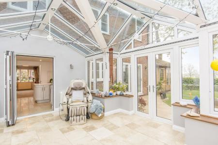 Conservatory/ Dining Room