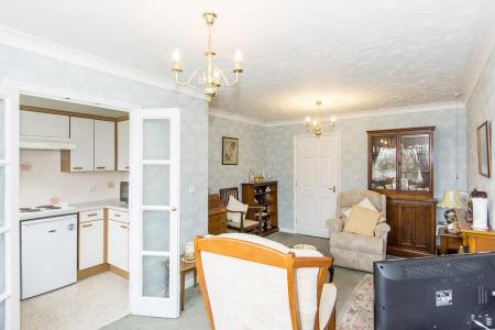 (Lounge/Diner Photo Two)