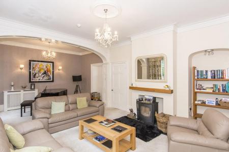 Lounge (Main House)