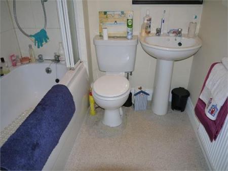 5 jennnings bathroom.jpg